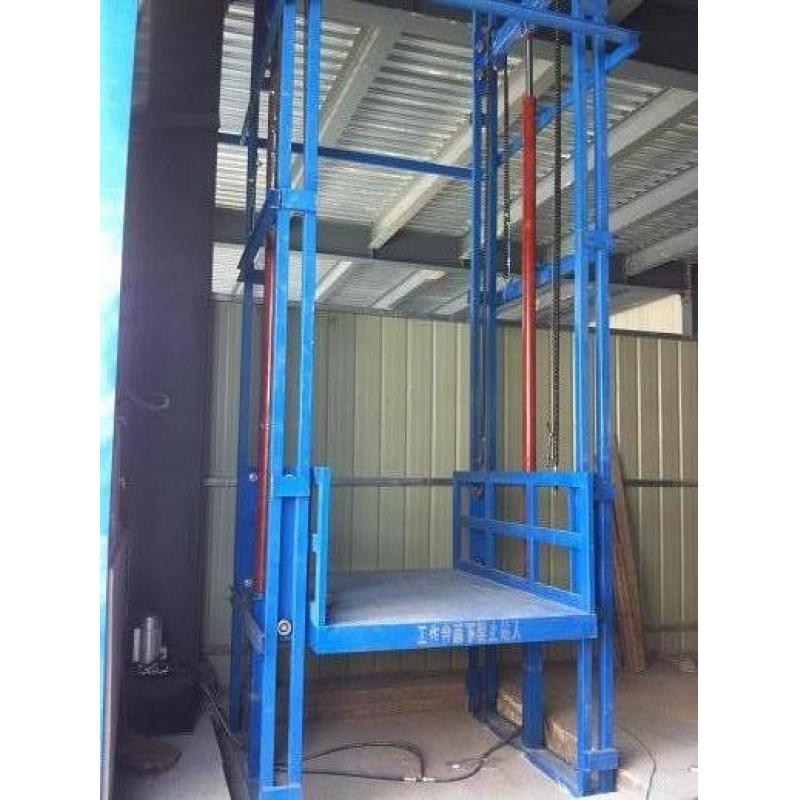 導(dǎo)軌鏈條式升降貨梯